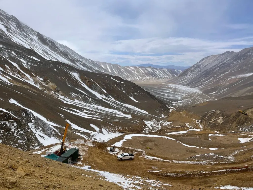 Lunahuasi-mas-cobre-y-oro